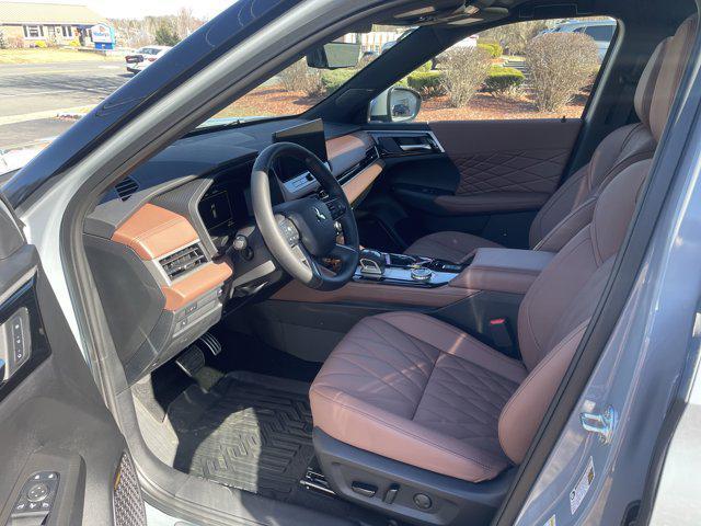 new 2025 Mitsubishi Outlander car, priced at $44,430