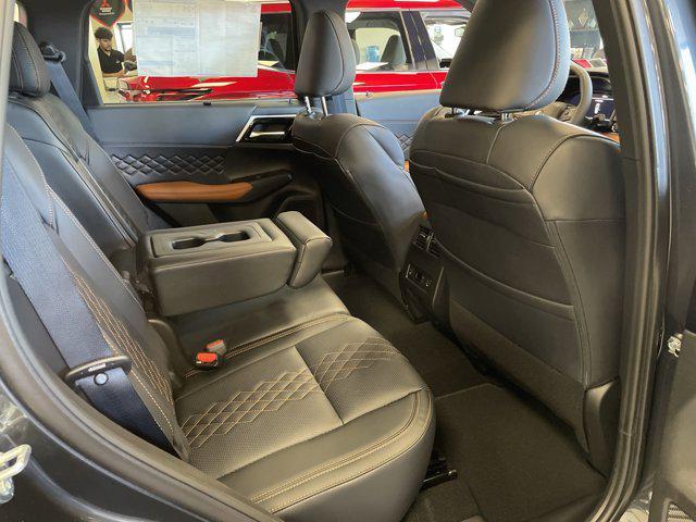 new 2024 Mitsubishi Outlander car, priced at $37,670