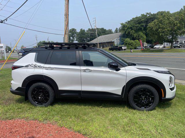 new 2025 Mitsubishi Outlander car, priced at $42,175