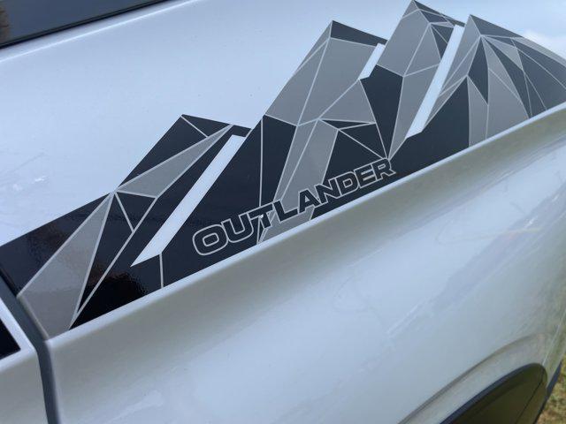 new 2025 Mitsubishi Outlander car, priced at $42,175