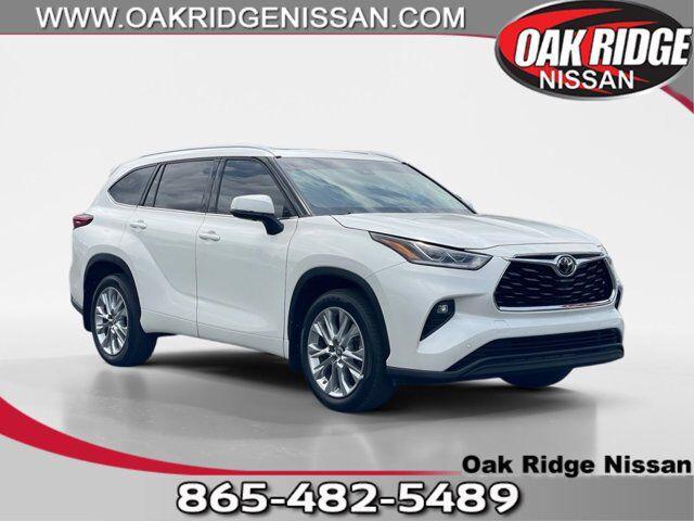 used 2021 Toyota Highlander car, priced at $41,995
