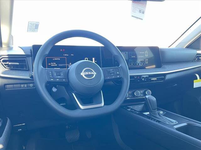 new 2025 Nissan Kicks car, priced at $24,556