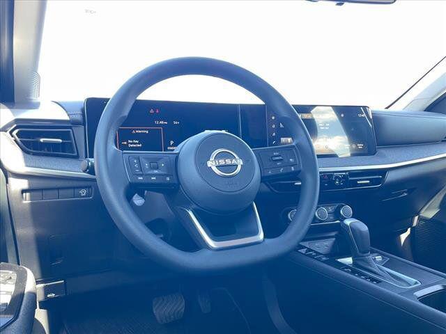 new 2025 Nissan Kicks car, priced at $24,348