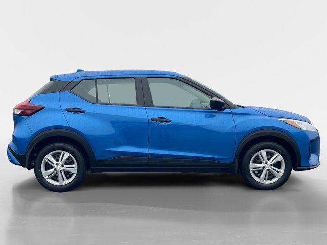 new 2025 Nissan Kicks car, priced at $21,949
