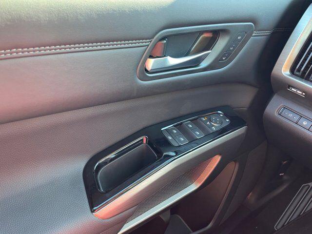 new 2025 Nissan Pathfinder car, priced at $47,305