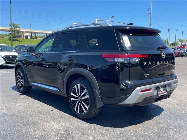 new 2024 Nissan Pathfinder car, priced at $45,930