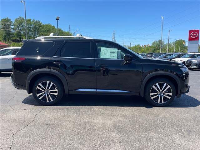 new 2024 Nissan Pathfinder car, priced at $45,930