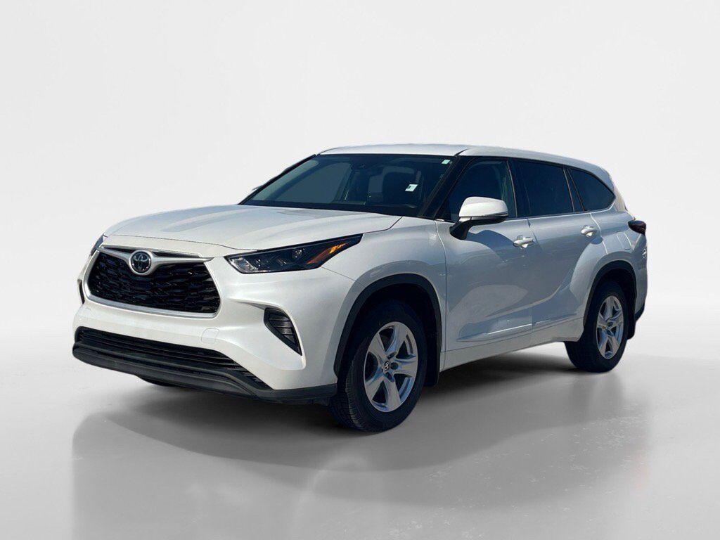 used 2022 Toyota Highlander car, priced at $32,995