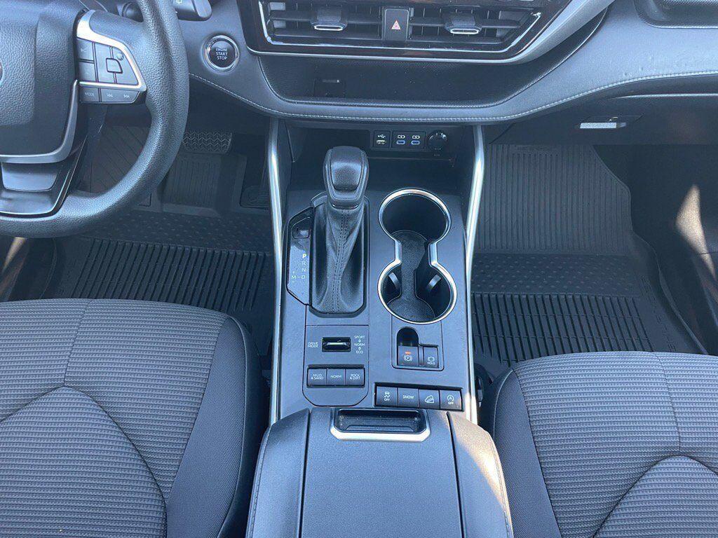 used 2022 Toyota Highlander car, priced at $32,995