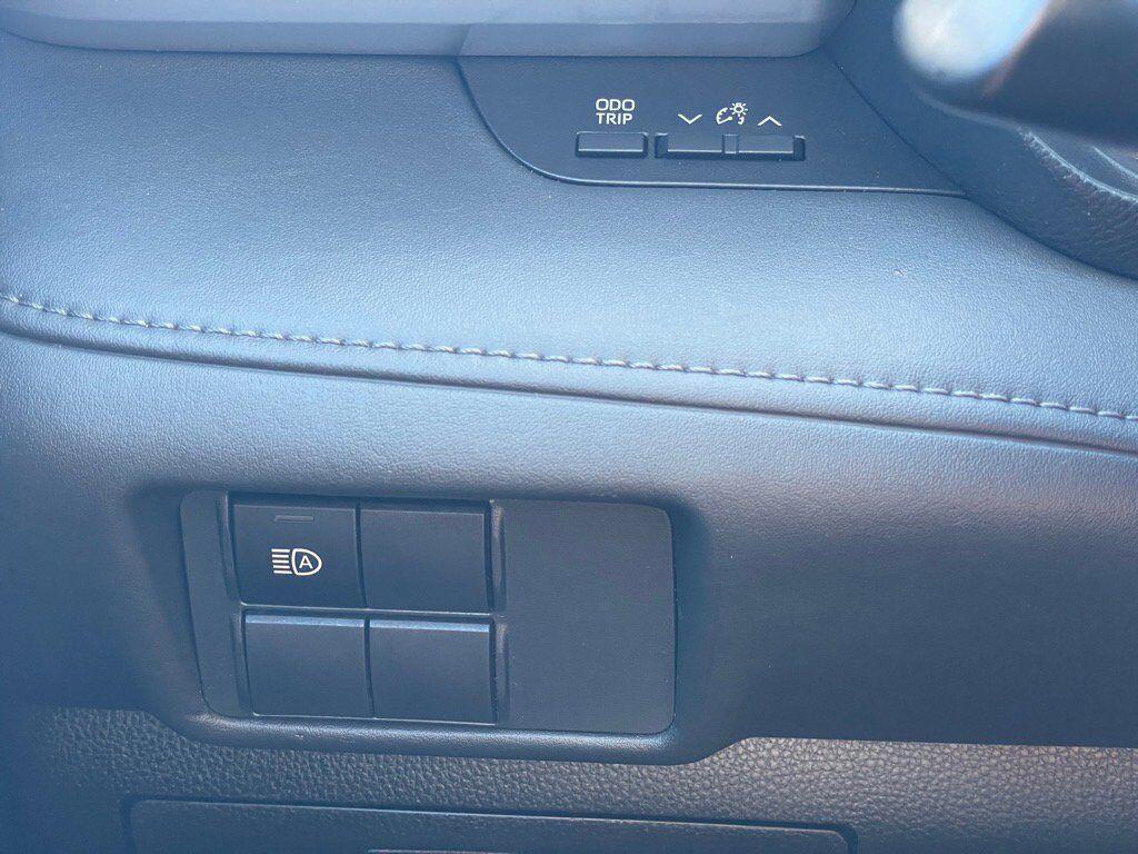 used 2022 Toyota Highlander car, priced at $32,995