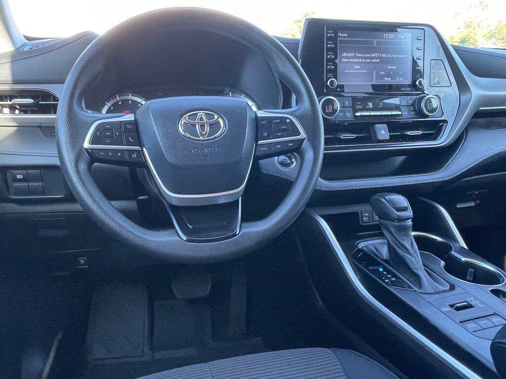 used 2022 Toyota Highlander car, priced at $32,995