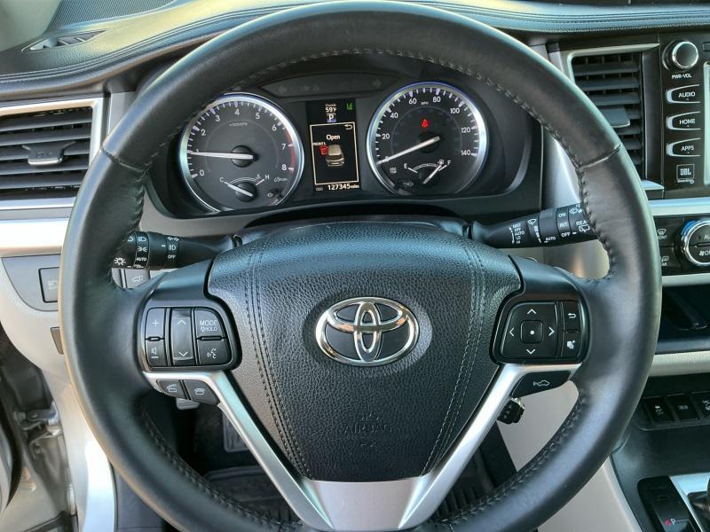 used 2016 Toyota Highlander car, priced at $21,995