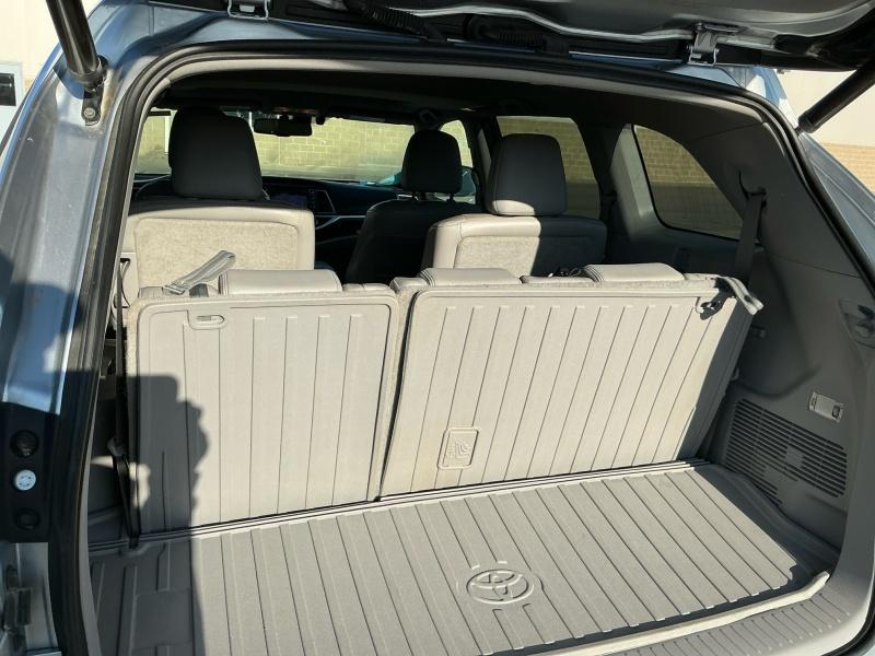 used 2016 Toyota Highlander car, priced at $21,995