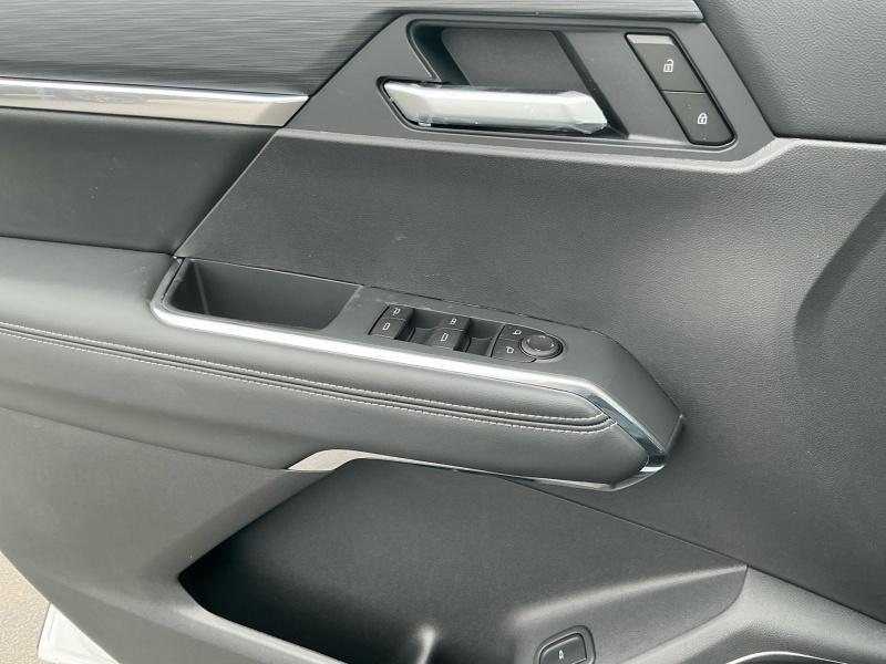 new 2025 GMC Acadia car, priced at $46,894