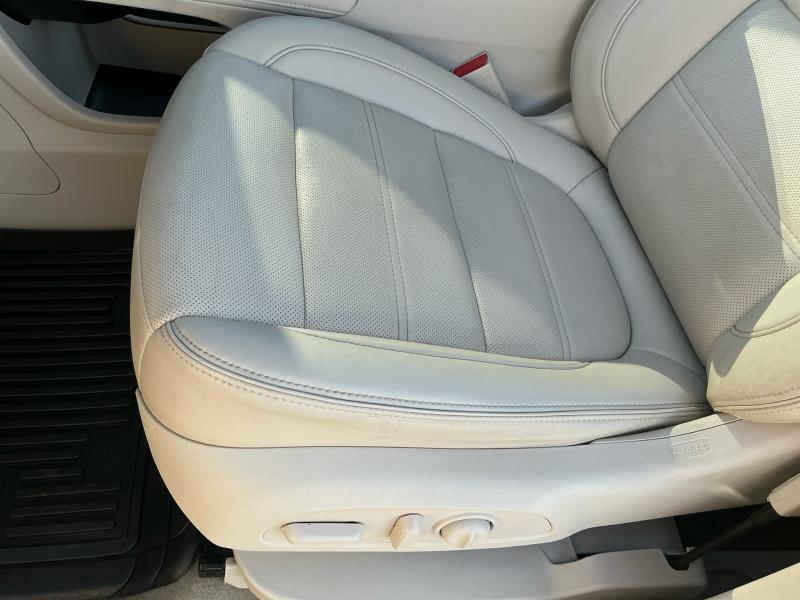 used 2022 GMC Acadia car, priced at $35,995