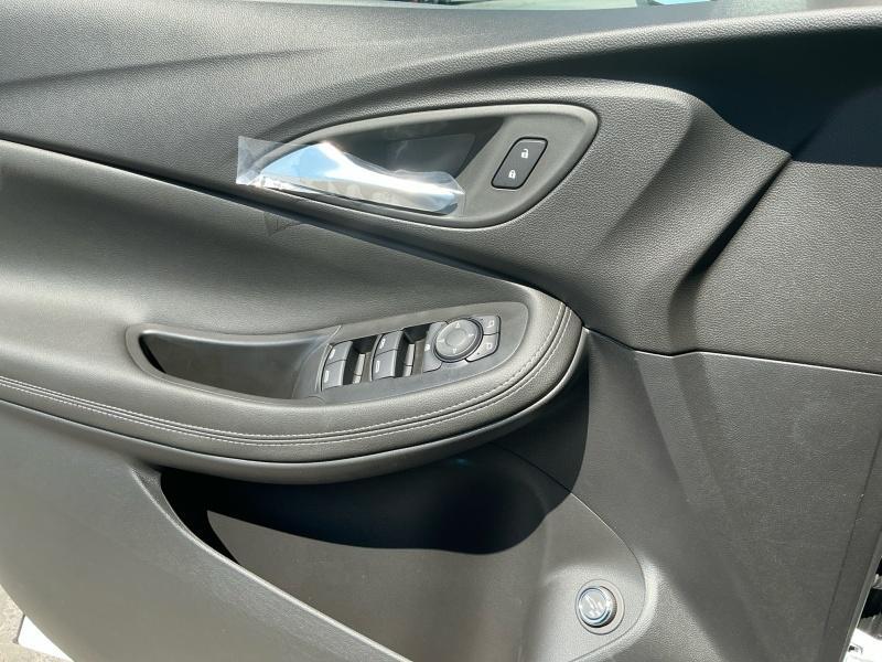 new 2025 Buick Encore GX car, priced at $32,224