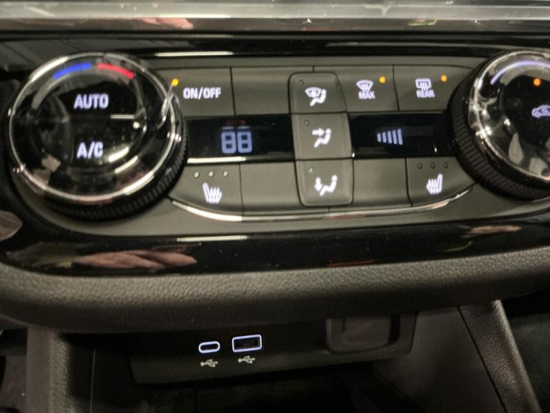 new 2025 Buick Envista car, priced at $30,094