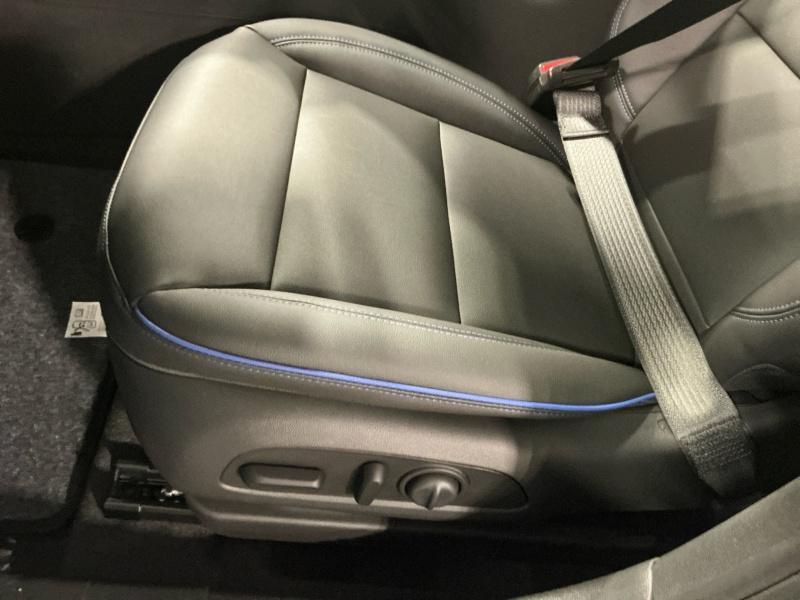 new 2025 Buick Envista car, priced at $30,094