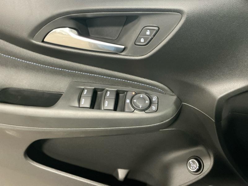new 2025 Buick Envista car, priced at $30,094