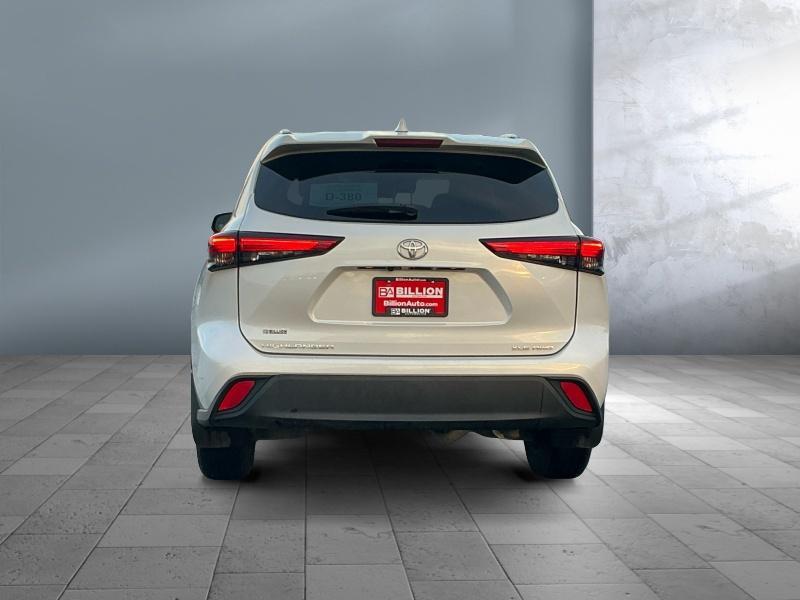 used 2022 Toyota Highlander car, priced at $37,995
