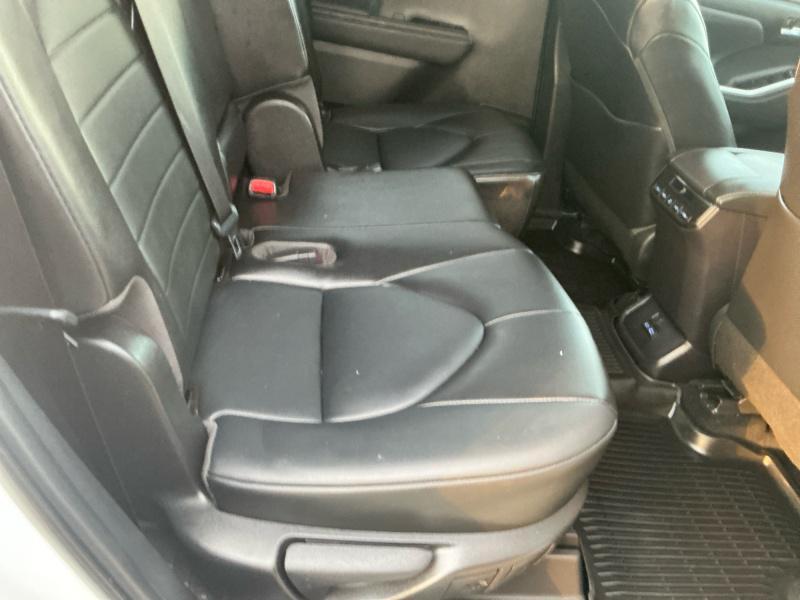 used 2022 Toyota Highlander car, priced at $37,995