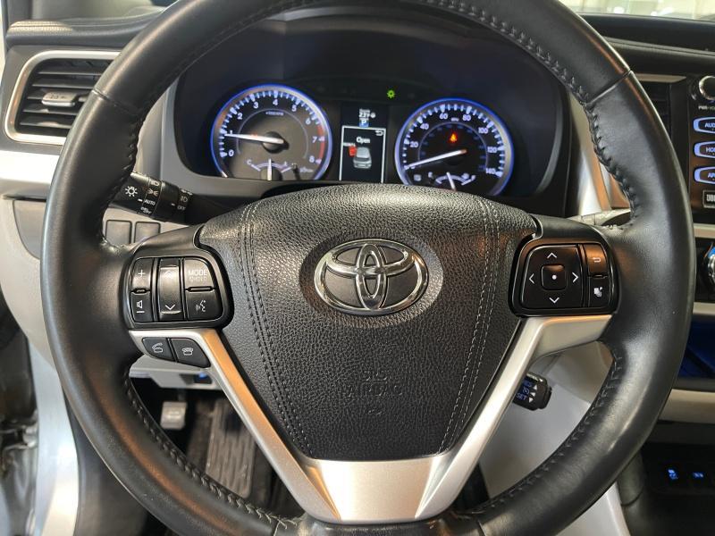 used 2016 Toyota Highlander car, priced at $22,595