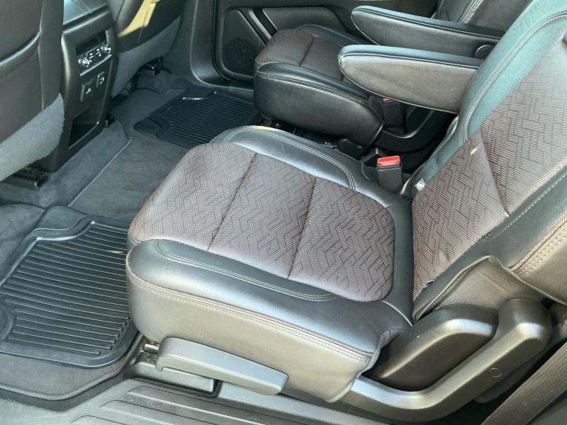used 2023 Chevrolet Traverse car, priced at $38,995