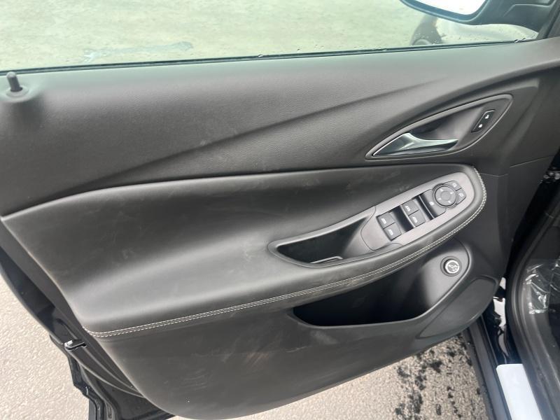 new 2025 Buick Encore GX car, priced at $31,624