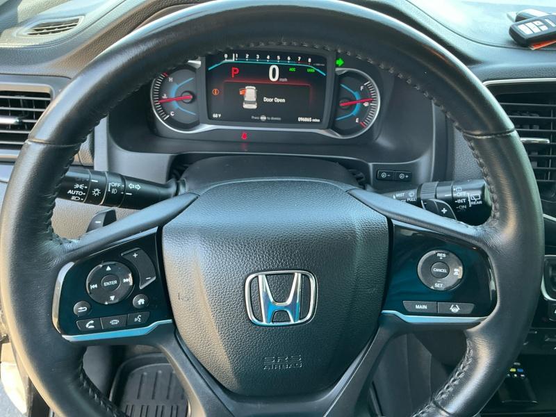 used 2022 Honda Pilot car, priced at $30,595