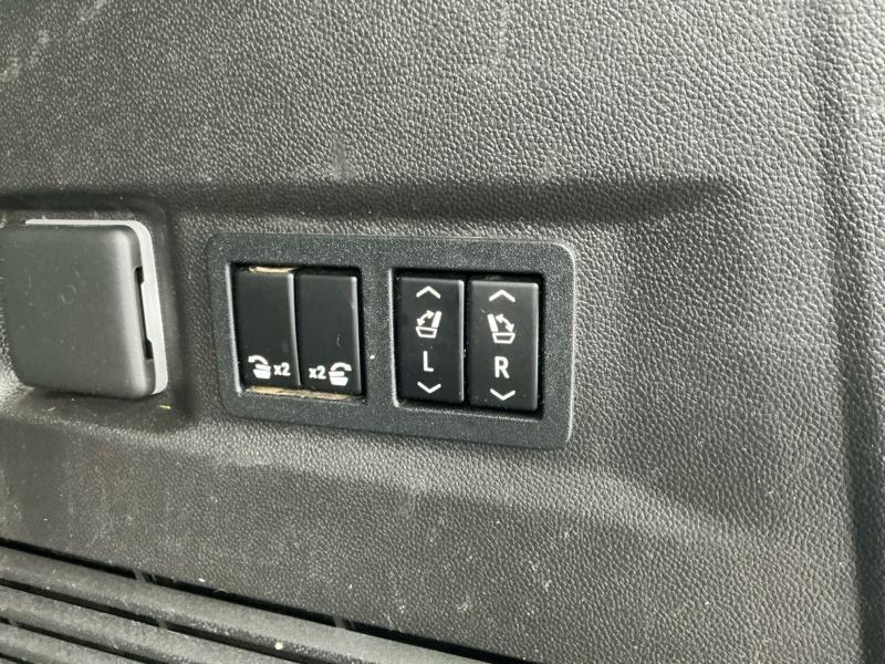 used 2021 GMC Yukon car, priced at $47,995