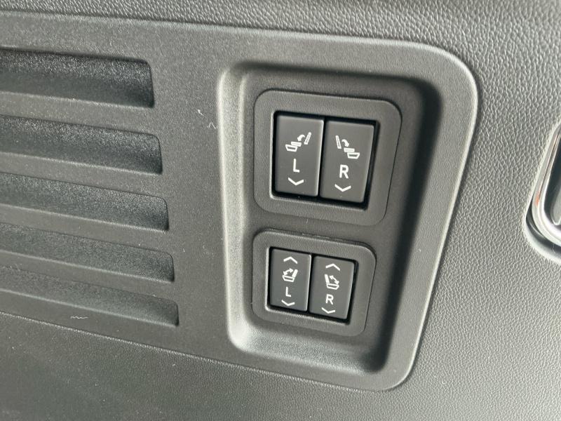 new 2025 Buick Enclave car, priced at $56,734