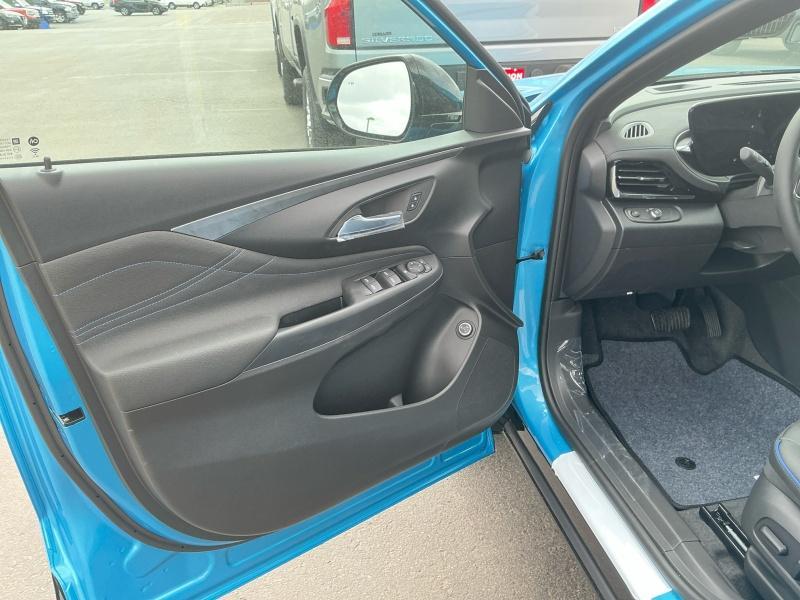 new 2025 Buick Envista car, priced at $30,989
