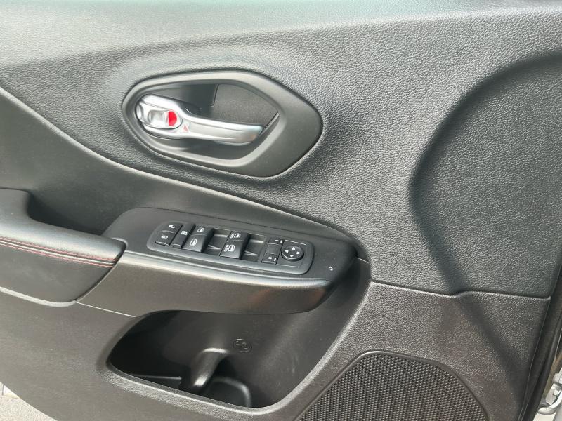 used 2020 Jeep Cherokee car, priced at $26,995