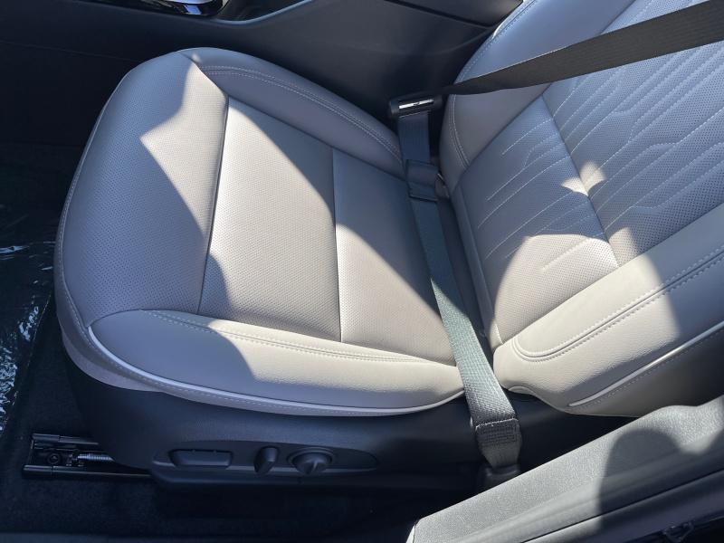 new 2024 Buick Envista car, priced at $31,555