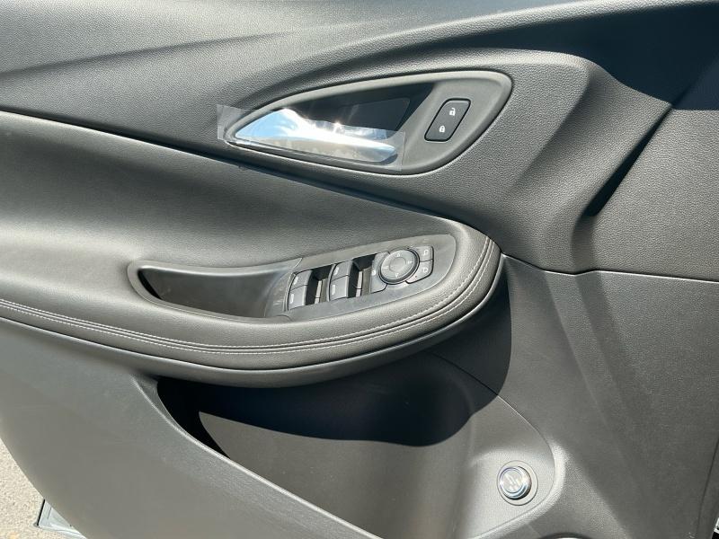 new 2025 Buick Encore GX car, priced at $32,719