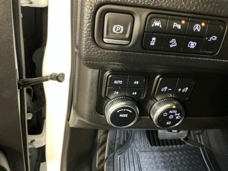 used 2022 GMC Yukon XL car, priced at $58,995