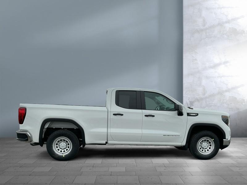 new 2025 GMC Sierra 1500 car, priced at $40,254