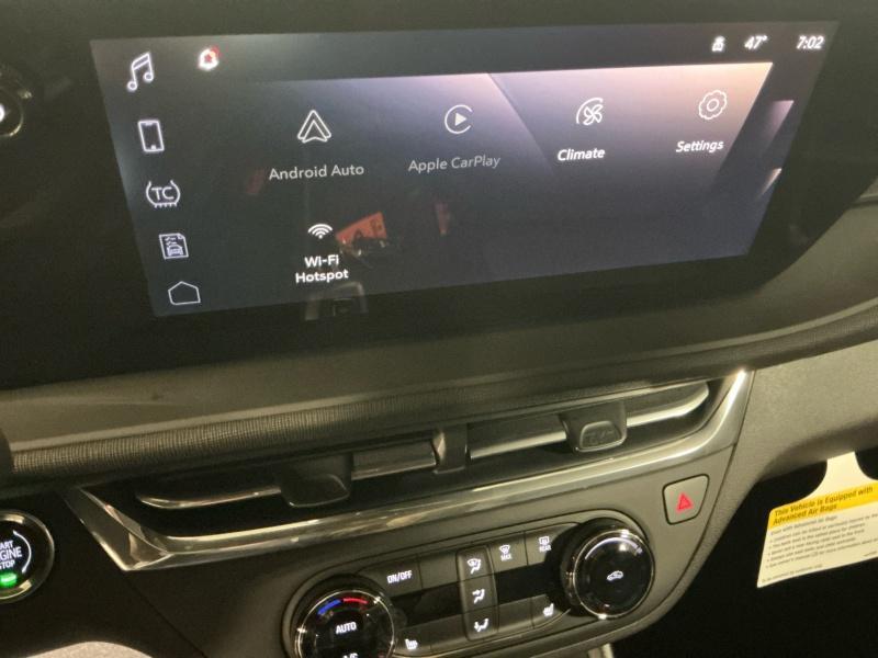 new 2025 Buick Envista car, priced at $27,404