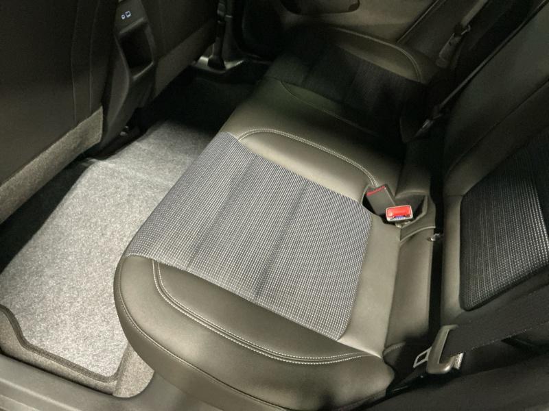 new 2025 Buick Envista car, priced at $27,404