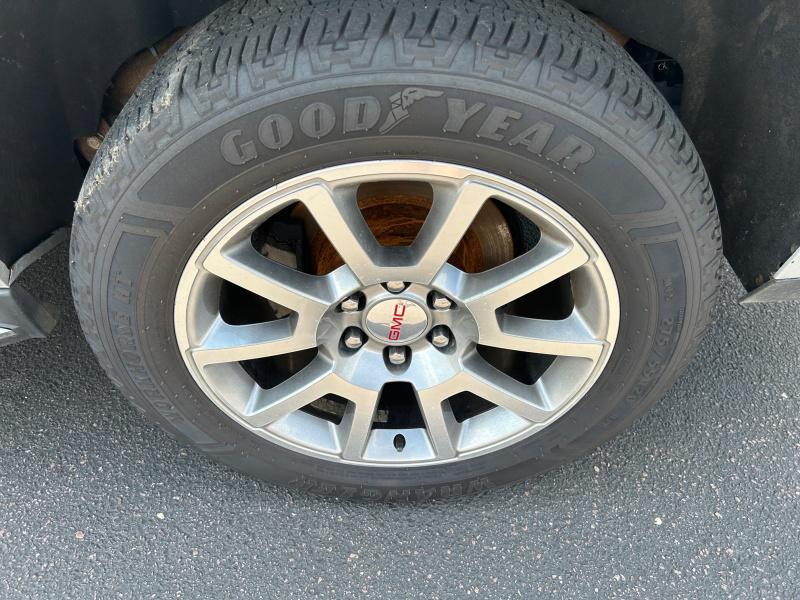 used 2020 GMC Yukon XL car, priced at $24,495