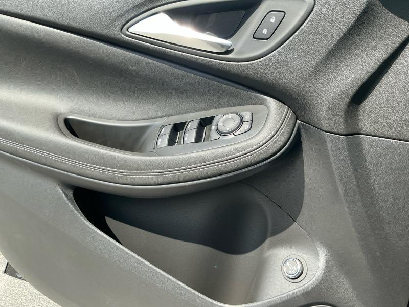 new 2025 Buick Encore GX car, priced at $32,719