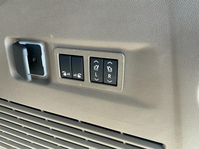 used 2025 GMC Yukon XL car, priced at $89,995