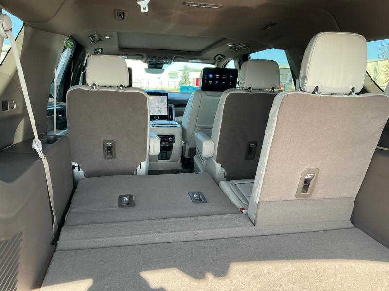 used 2025 GMC Yukon XL car, priced at $89,995