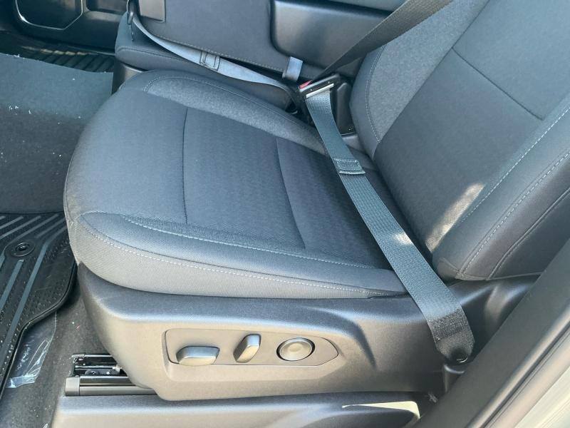 new 2025 GMC Sierra 1500 car, priced at $51,689
