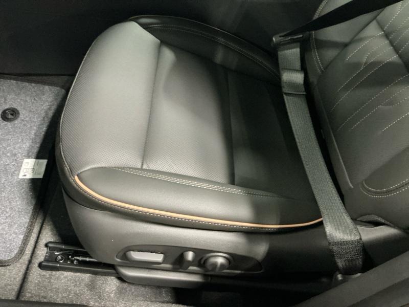 new 2025 Buick Envista car, priced at $31,259