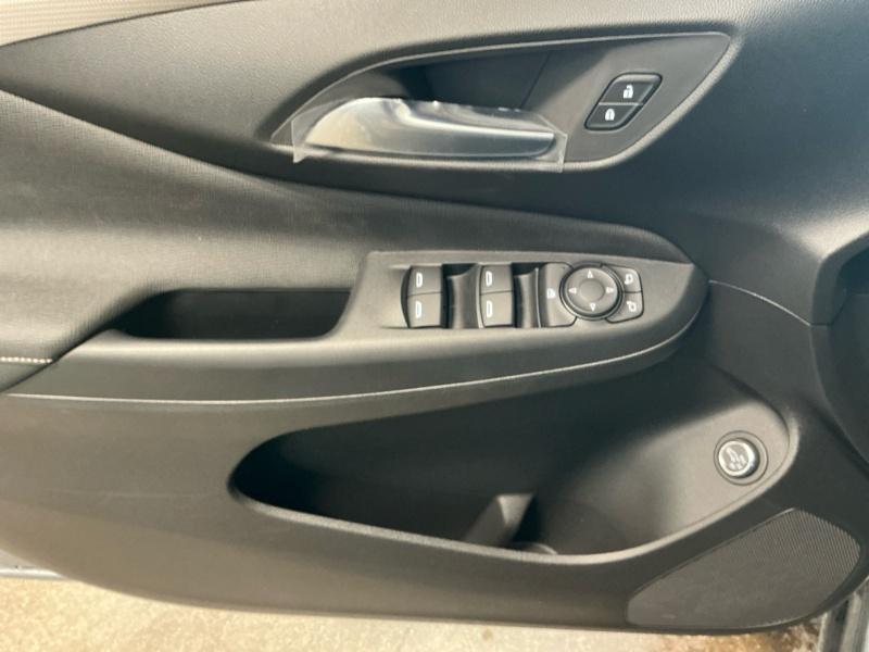 new 2025 Buick Envista car, priced at $31,259