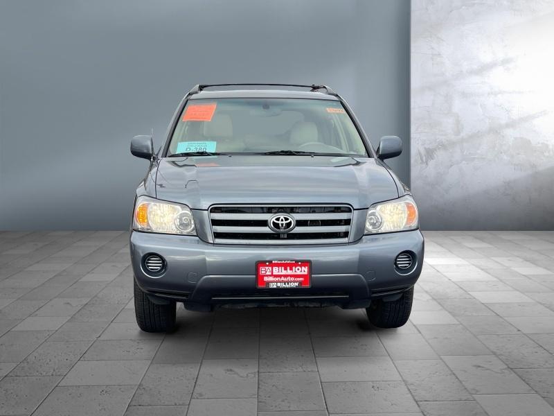 used 2004 Toyota Highlander car, priced at $6,995