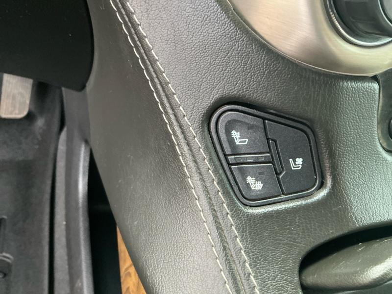 used 2020 GMC Yukon XL car, priced at $38,995