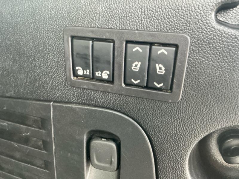 used 2020 GMC Yukon XL car, priced at $38,995