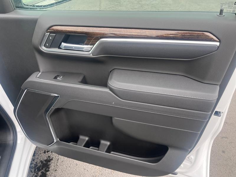 new 2025 GMC Sierra 1500 car, priced at $51,194